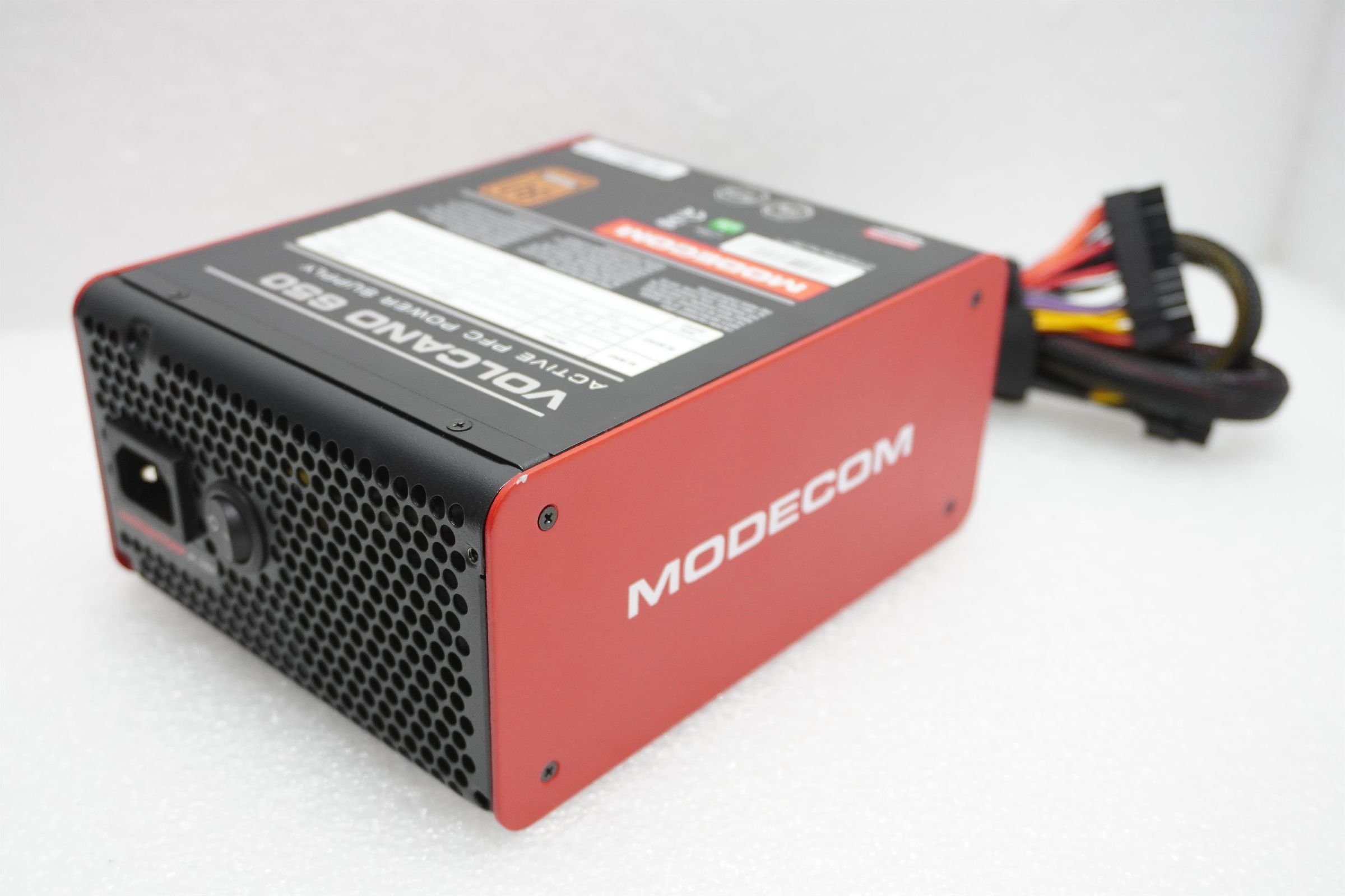 Zasilacz Modecom Volcano 650W (ZAS-MC85-SM-650-ATX-VOLCANO) [outlet]