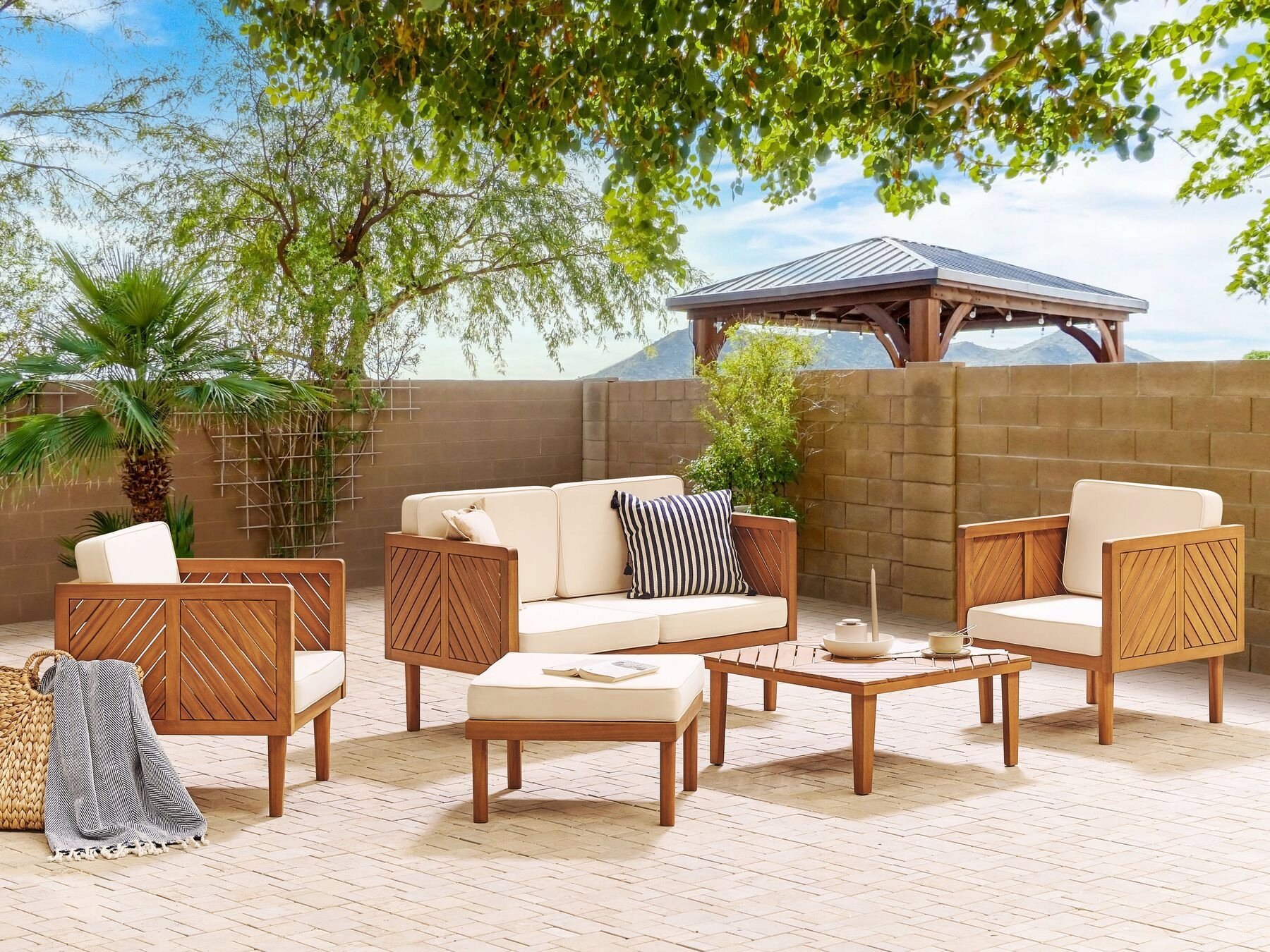 Beliani Lumarko Zestaw ogrodowy drewniany 4-osobowy biały BARATTI!