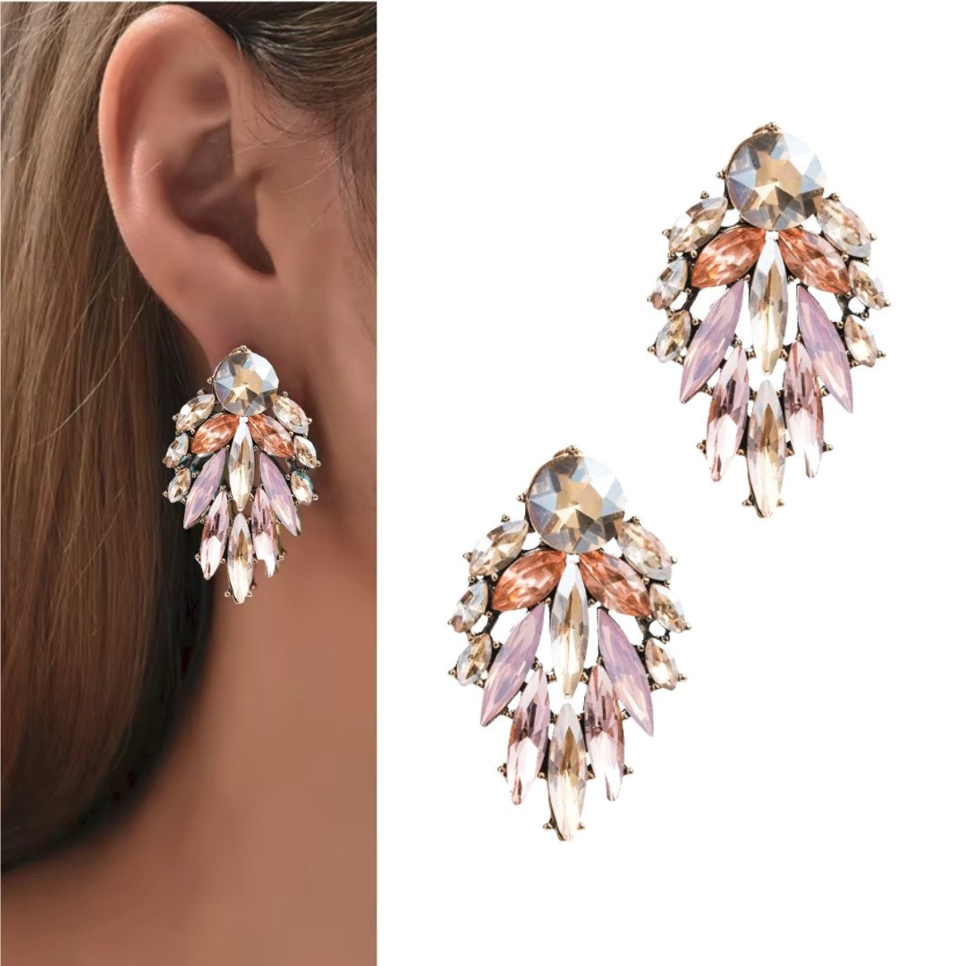 Złote kolczyki błyszczące eleganckie efektowne na wieczorowe wyjścia różowe