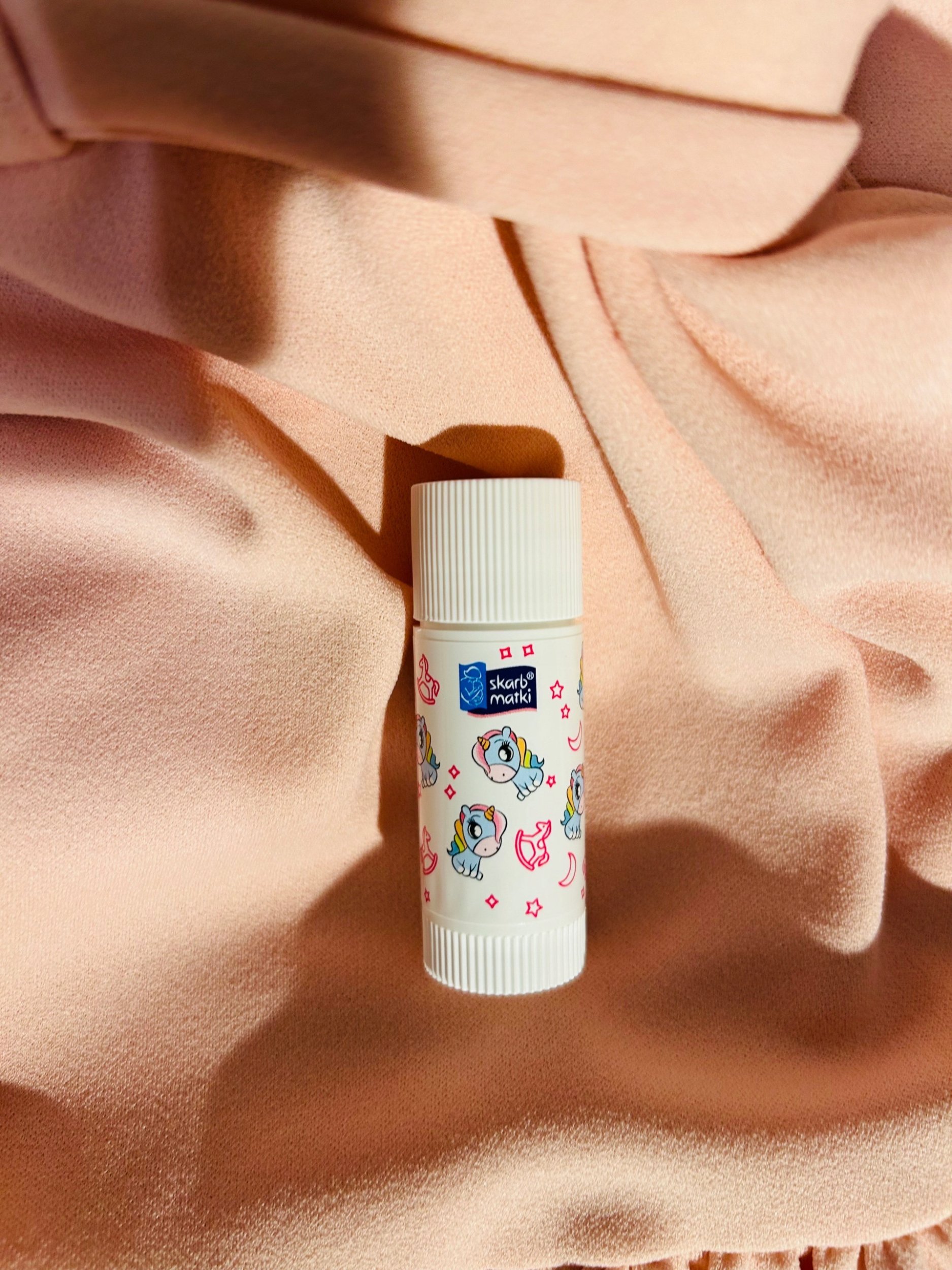 SKARB MATKI-POMADKA OCHRONNA DLA DZIECI O SMAKU RÓŻOWEJ GUMY BALONOWEJ 01.2027.02