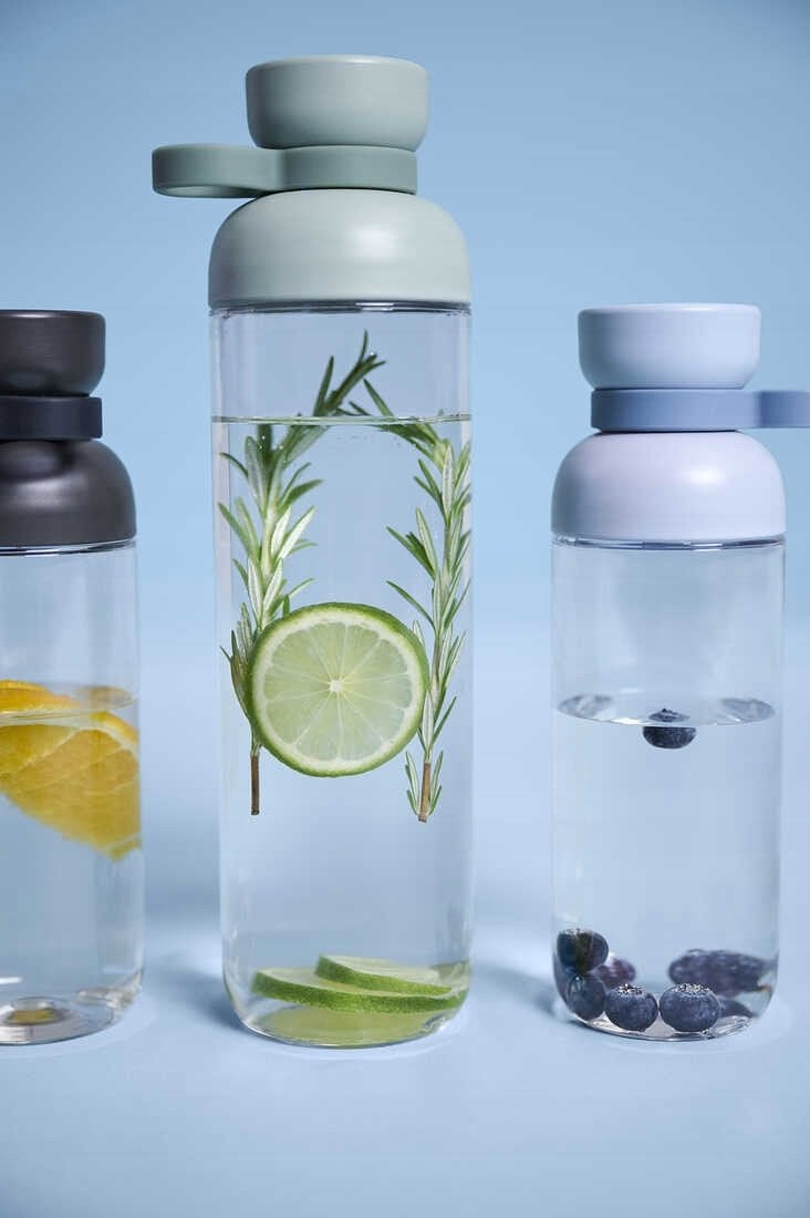 BUTELKA NA WODĘ VITA 900 ML VIVID BLUE 107733010100