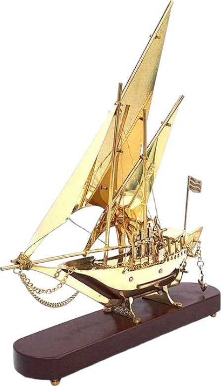 Giftdeco Okręt mosiężny na podstawie drewnianej 43cm