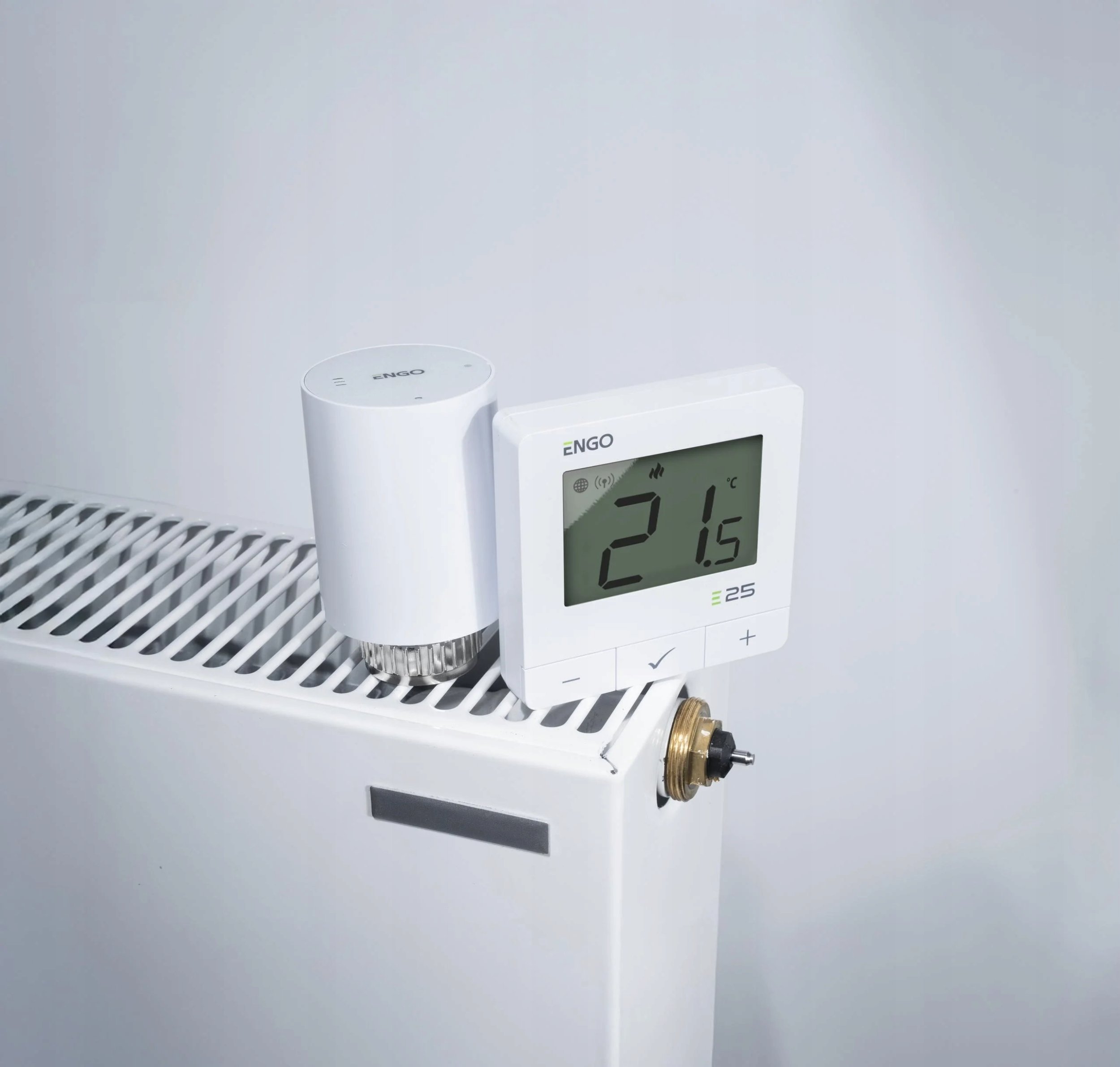 Engo Inteligentny zestaw ogrzewania biały (E25-BATW-4 + ETRV-M30)