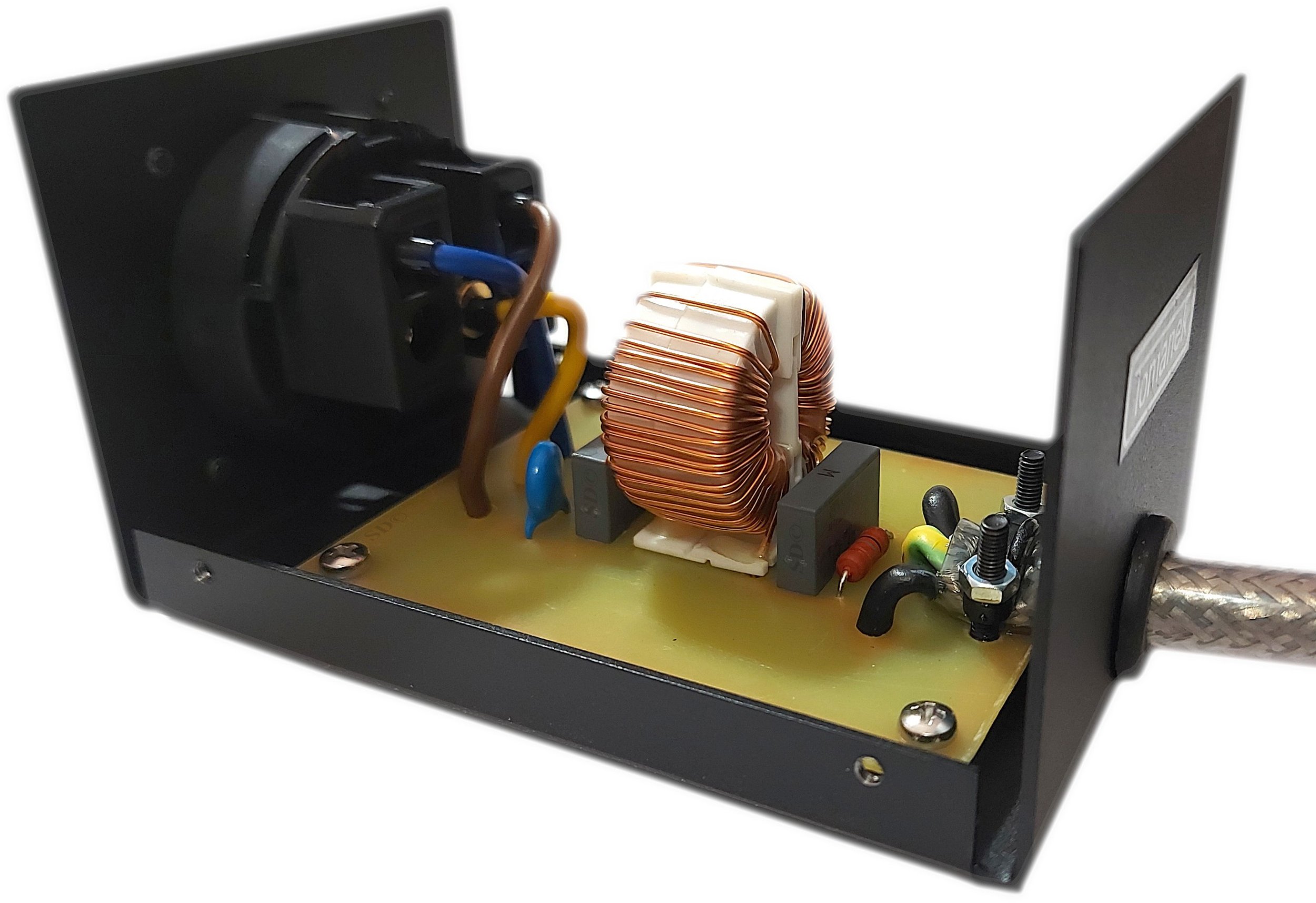 Tomanek TAP1P - jednogniazdowy filtr sieci zasilającej / listwa