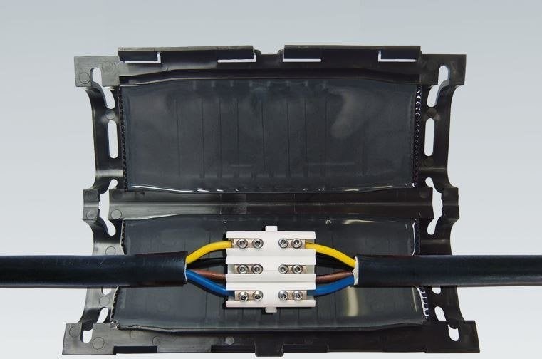 Cellpack Mufa żelowa przelotowa ze złączką śrubową (czarna) EASY 3V