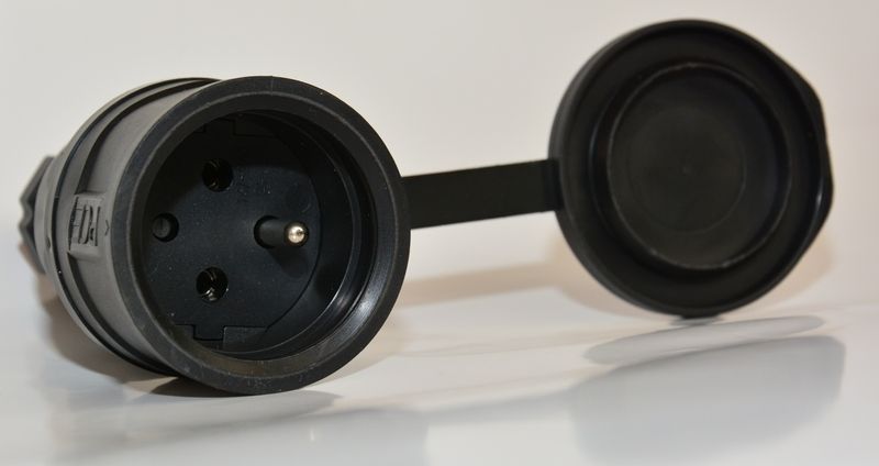 Hilark PCE Gniazdo sieciowe 250V 16A IP44 gumowe z klapką 2411-sc