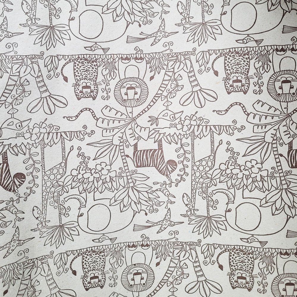 Papier Beżowy dziecięcy do prezentów 57cmx20m 20m202