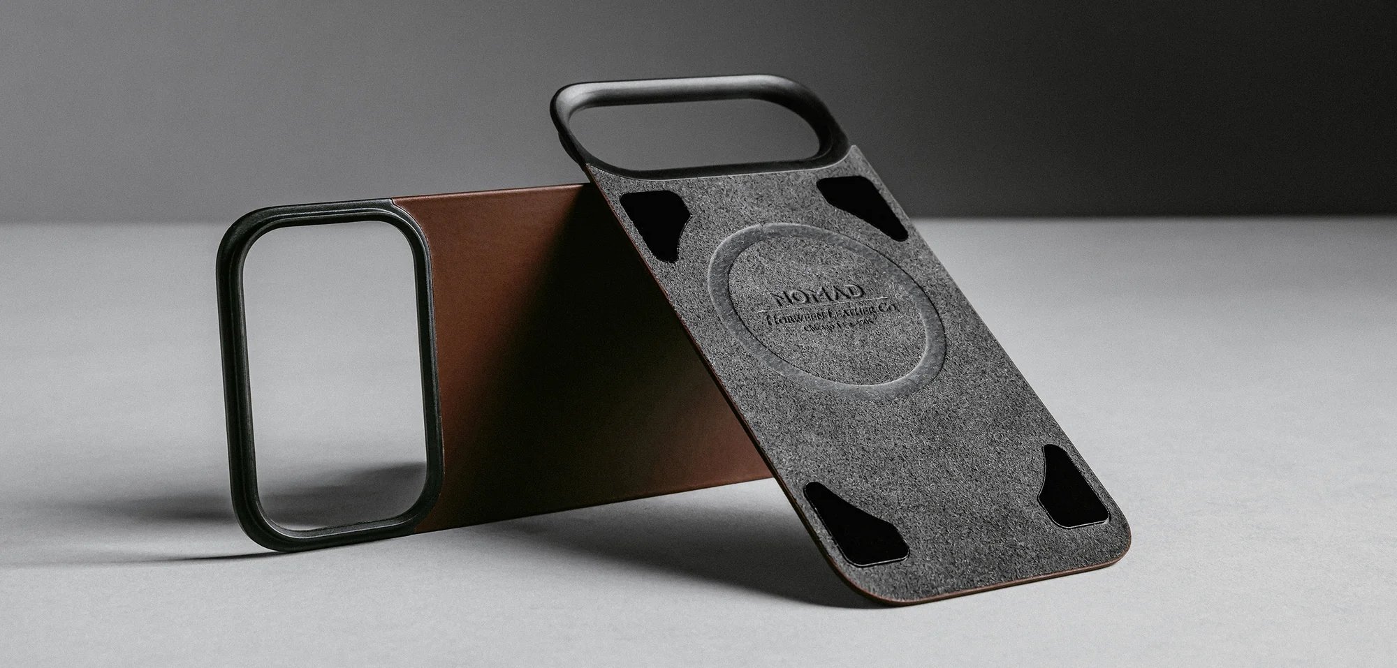 Nomad Magnetic Leather Back, rustic brown (Horween), Magsafe - iPhone 17 Air