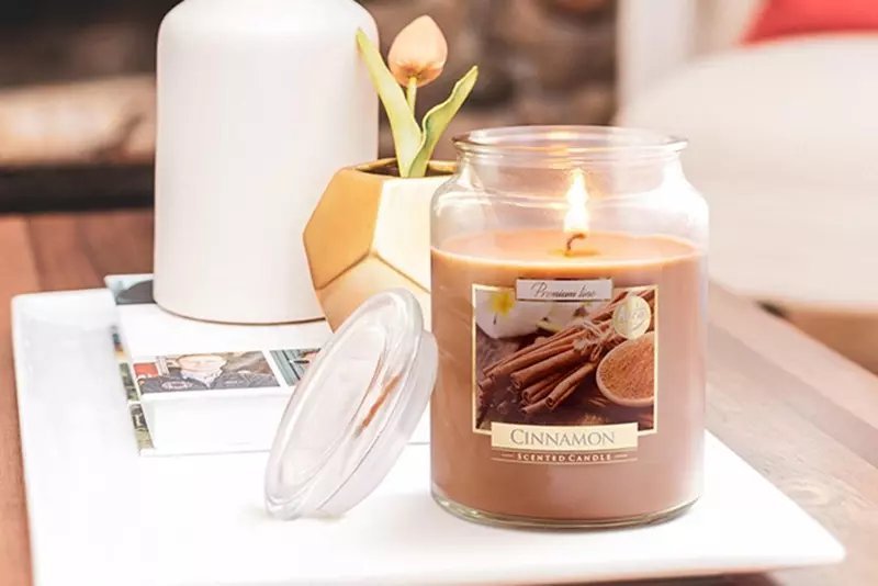 Bispol Duża świeca wanilia i bursztyn w szkle z wieczkiem