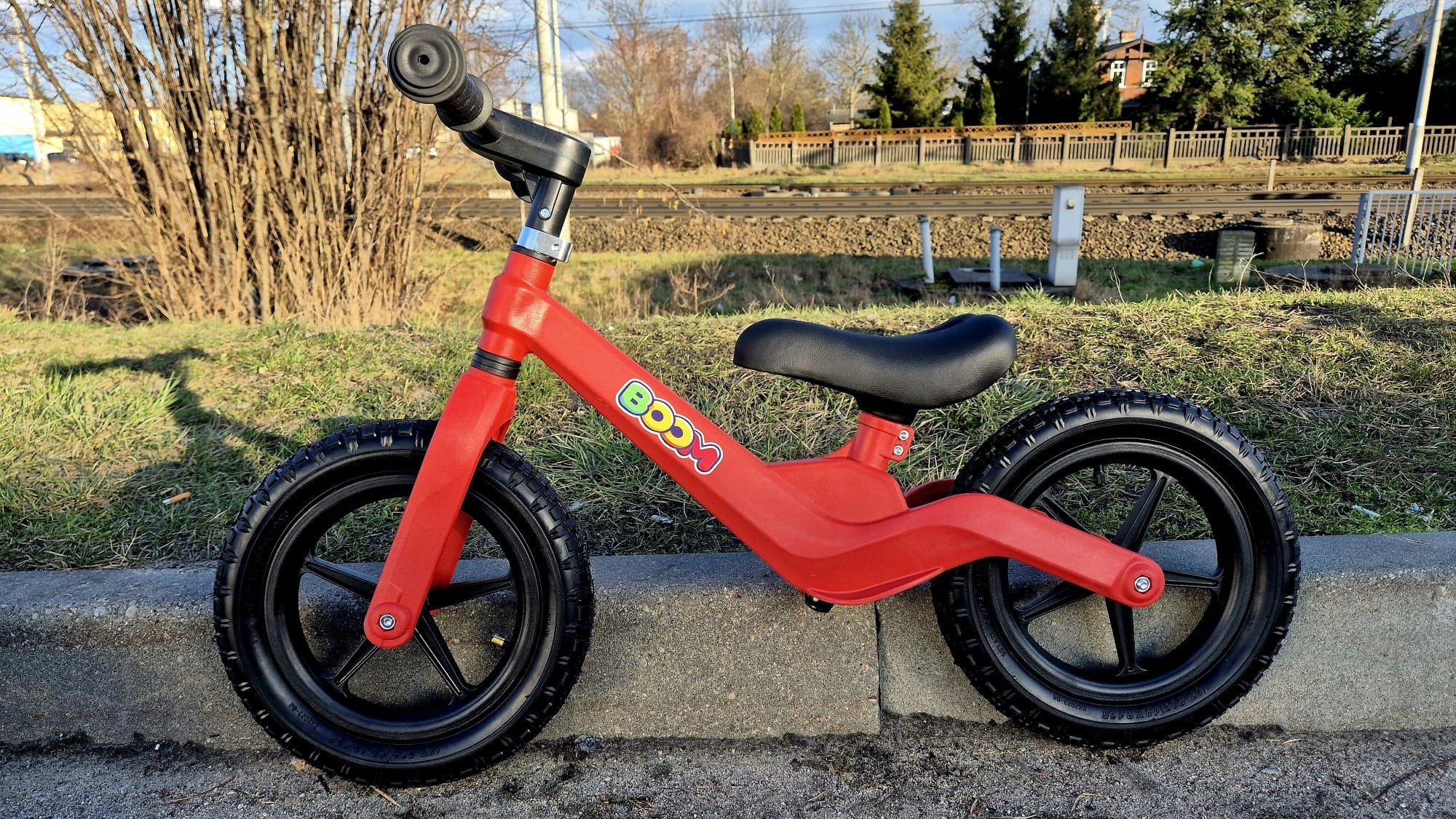 Rowerek Biegowy BOOM dla dziecka 2-5 lat lekki Czerwony