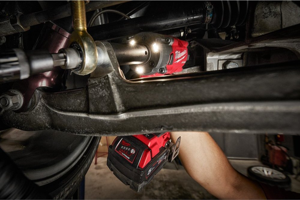 Klucz udarowy Milwaukee Kompaktowy klucz udarowy z pierścieniem 339Nm M18 FIW2F12-0X bez akumulatorów i ładowarki MILWAUKEE