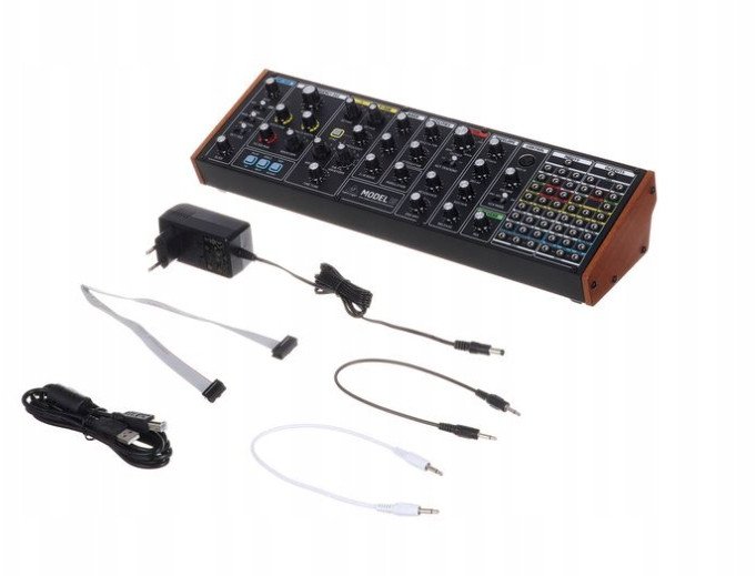 Behringer Model 15 półmodularny syntezator analogowy Eurorack nowy