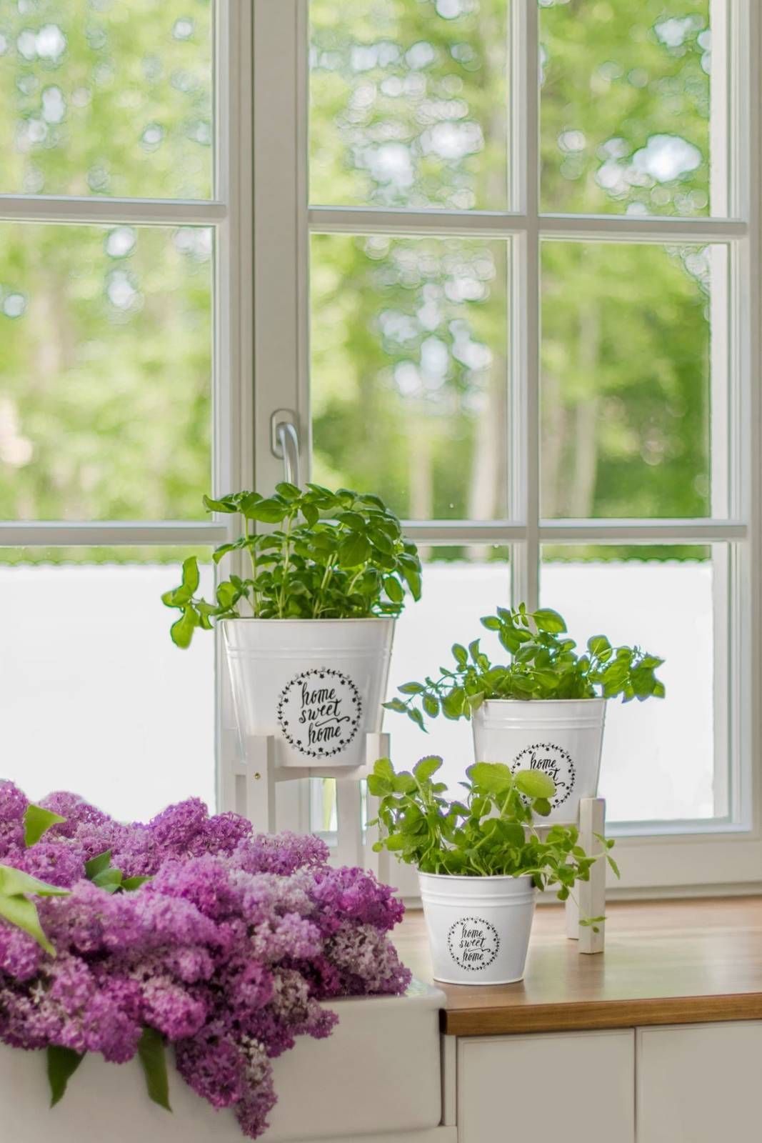 Tajemniczy ogród Drewniany stojak na donice biały M