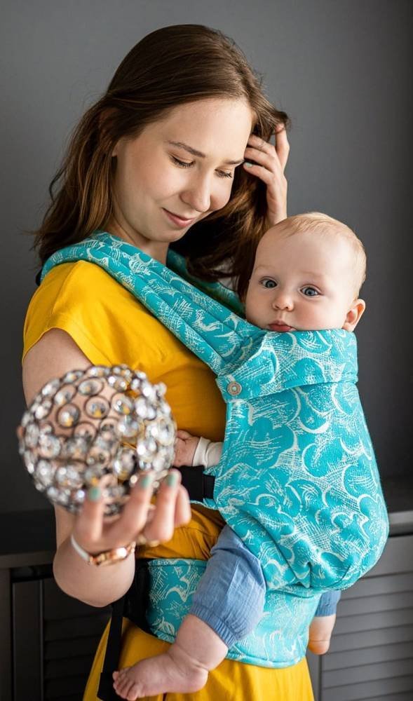 Nosidełko regulowane Qusy - Cartoon Sky Turquoise Regulowane