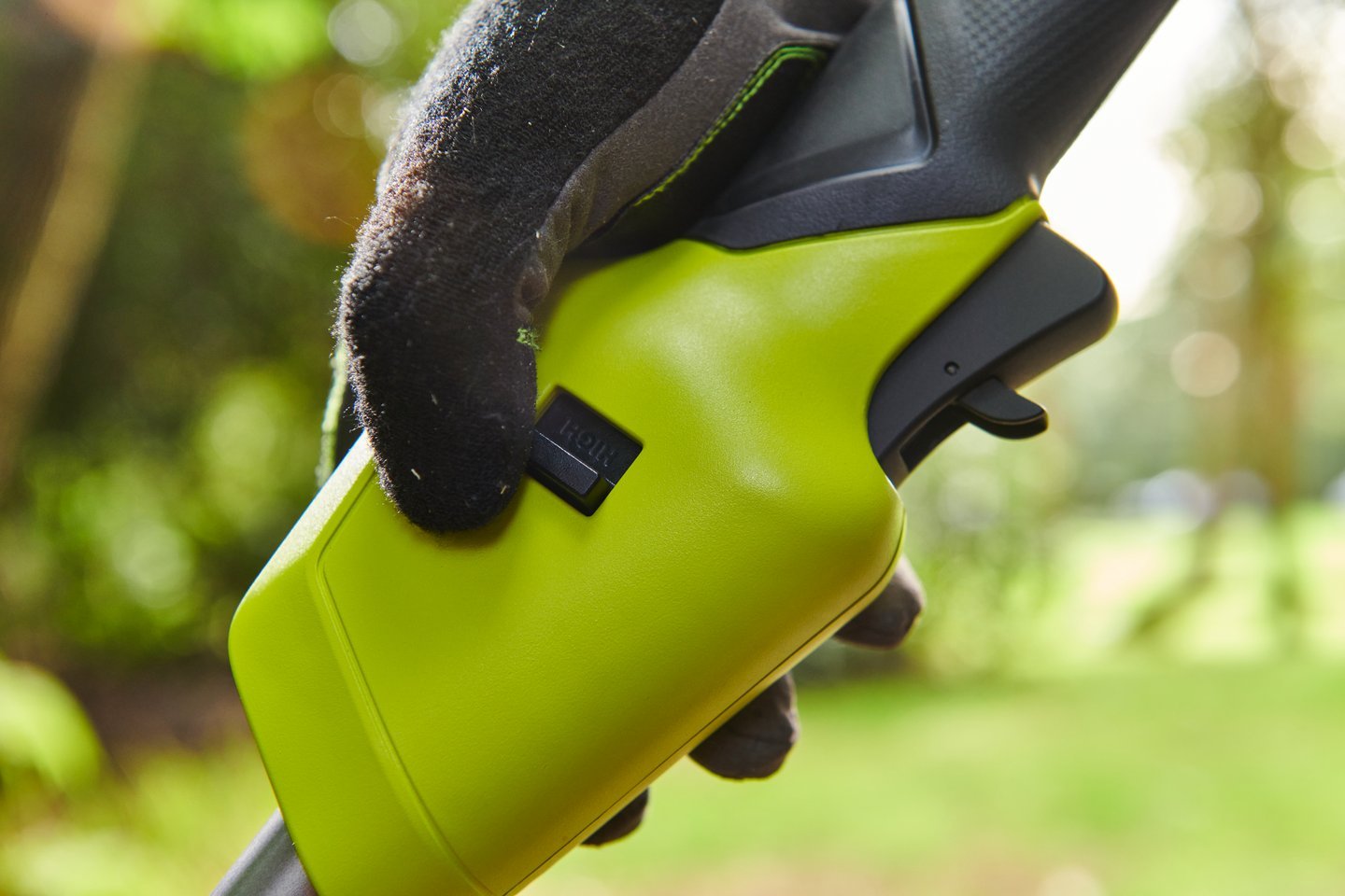 Cordless lawn mower RYOBI ONE+ HP RY18LTX38A-0, 18 V, 38 cm, without battery