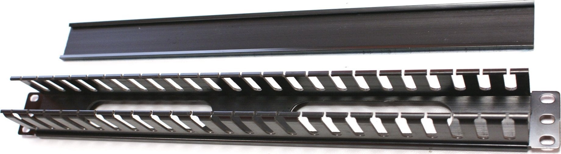 Organizer OEM 19" vyvazovací panel 1U, kovový s plastovým krytem, 40x50mm, průchozí, černý