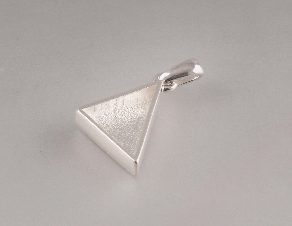 The Clay and Paint Factory Zawieszka Trójkątna 24x19x19 mm