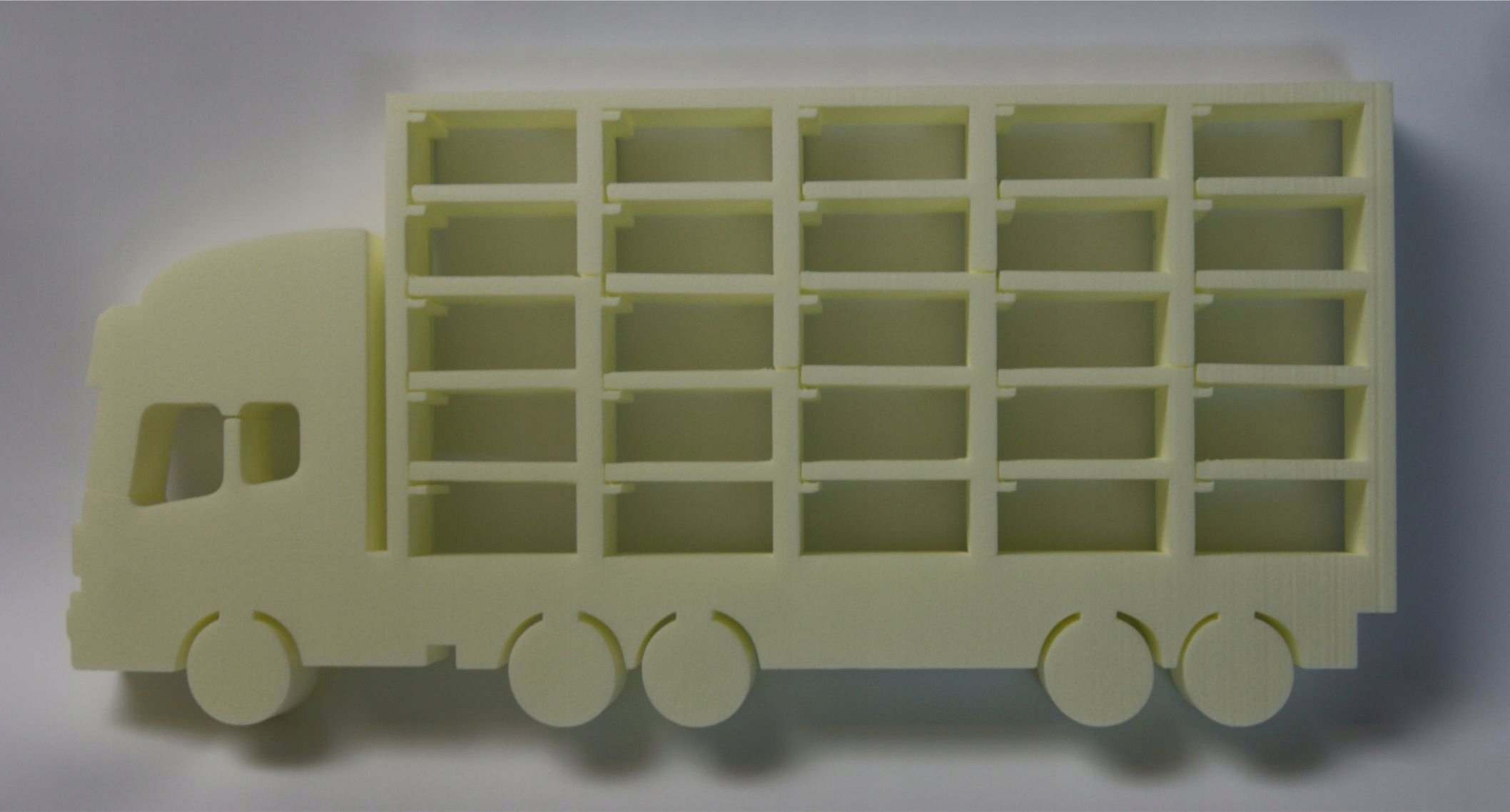 naSciane Półka na resoraki ciężarówka tir na samochodziki