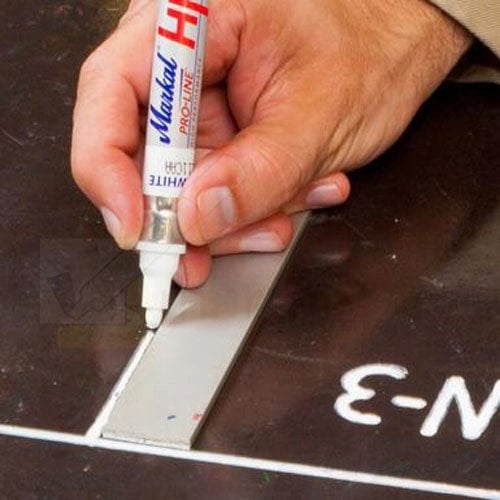 Paint marker for wet surfaces, white