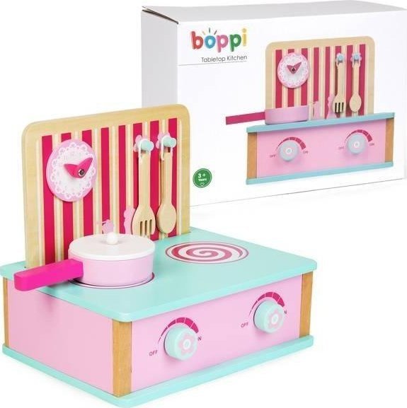 Kuchenka drewniana z tablicą menu