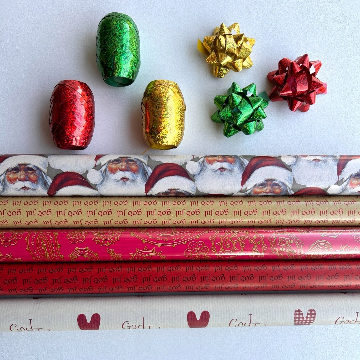 Zestaw świąteczny do pakowania 57cmx2m 5szt ZST85 plus wstążki i rozetki