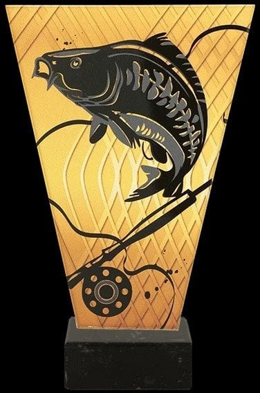 Victoria Sport Monochromatyczne trofeum szklane na podstawie marmurowej - WĘDKARSTWO KARP