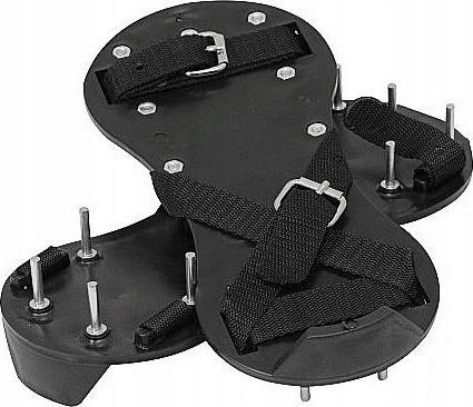 Kubala Spiked shoes for screed