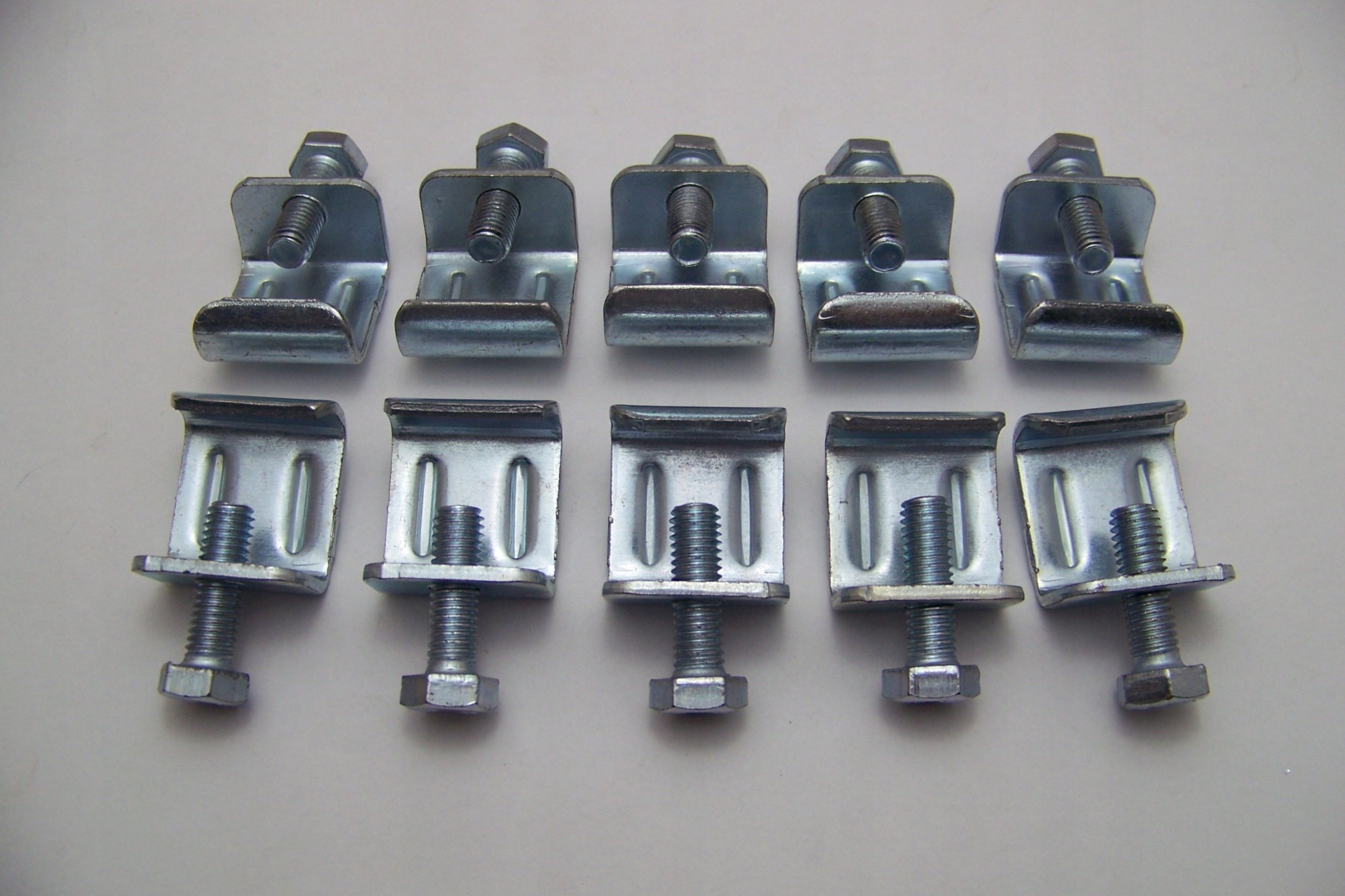 Ścisk do obrzeży kanałów SW P3