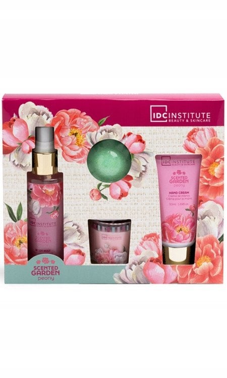 Rinkinys Idc Institute Scented Garden moterims: kūno purškiklis, 100 ml + rankų kremas, 75 ml + vonios bomba, 60 g + žvakė, 1 vnt.