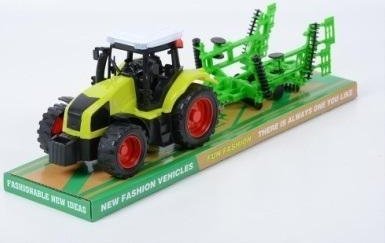 Traktor z maszyną rolniczą