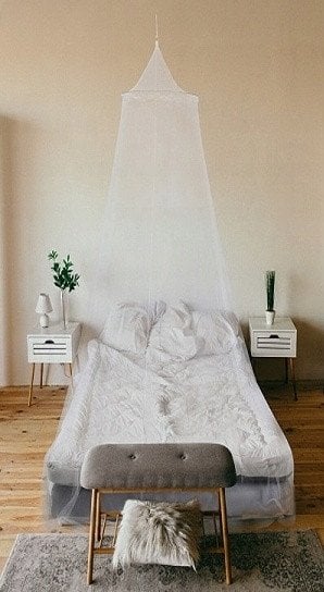 Baldachim moskitiera na łóżko king size