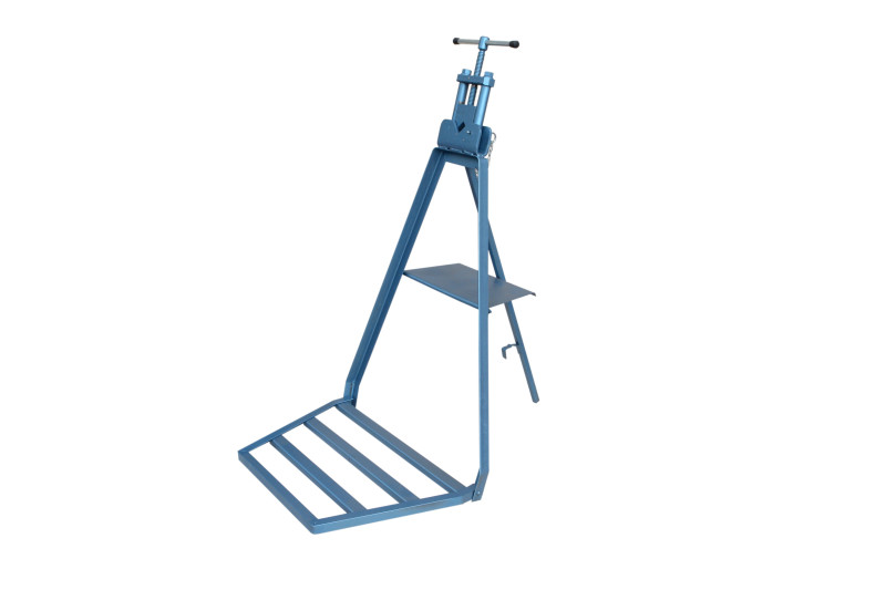 Kuźnia Sułkowice Imadło do rur Pionier ze stojakiem 1/8-2" (1-746)