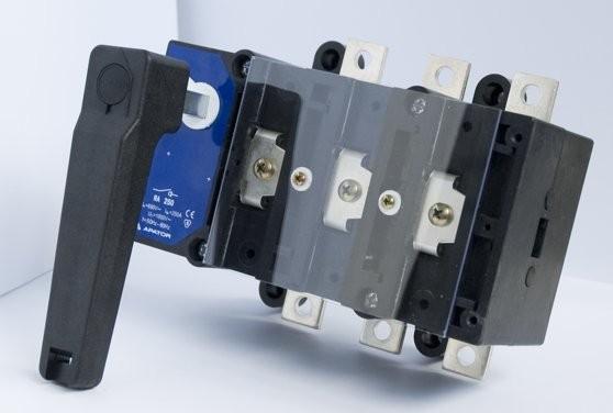 Apator Rozłącznik izolacyjny z napędem niezależnym 3-biegunowy rączka na wałku RA250 P3/R 690V 250A Ui:1000V