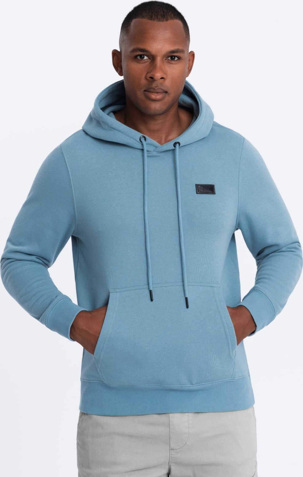 Ombre Męska dresowa bluza kangurka z kapturem i metalowym pinem błękitna V4 OM-SSNZ-0141 XXL