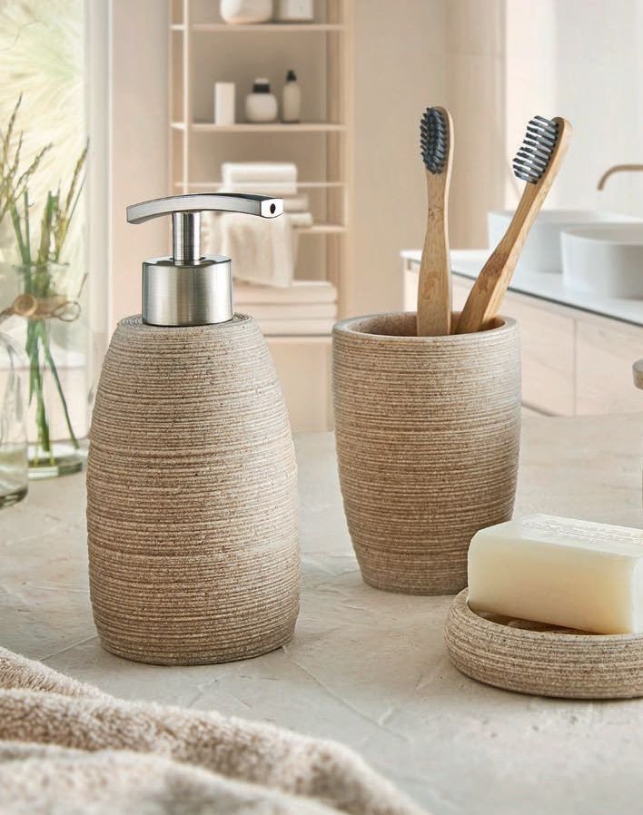 Dozownik do mydła Kleine Wolke Sand Dozownik do mydła kompozyt ceramiczny Eco* Care beż macadamia