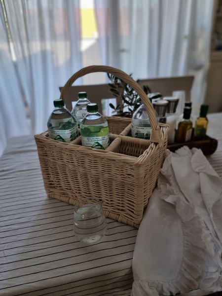 Wiklinowy Kosz na 6 Butelek 36x26 H23/39 cm