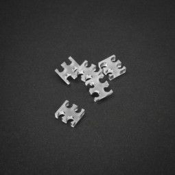 King Mod Services Grzebień na kable 4 otwory 4mm Przezroczysty 5 sztuk (ZUUV-162)