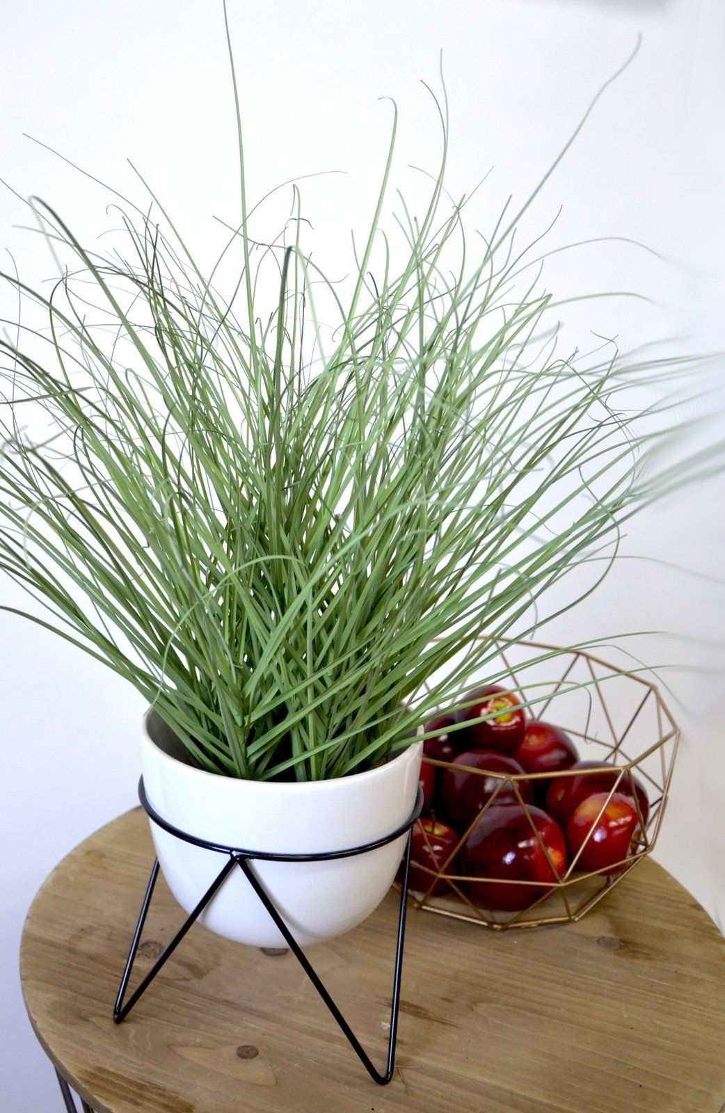 Tajemniczy ogród Osłonka Modern na nogach BIAŁA uniwersalny