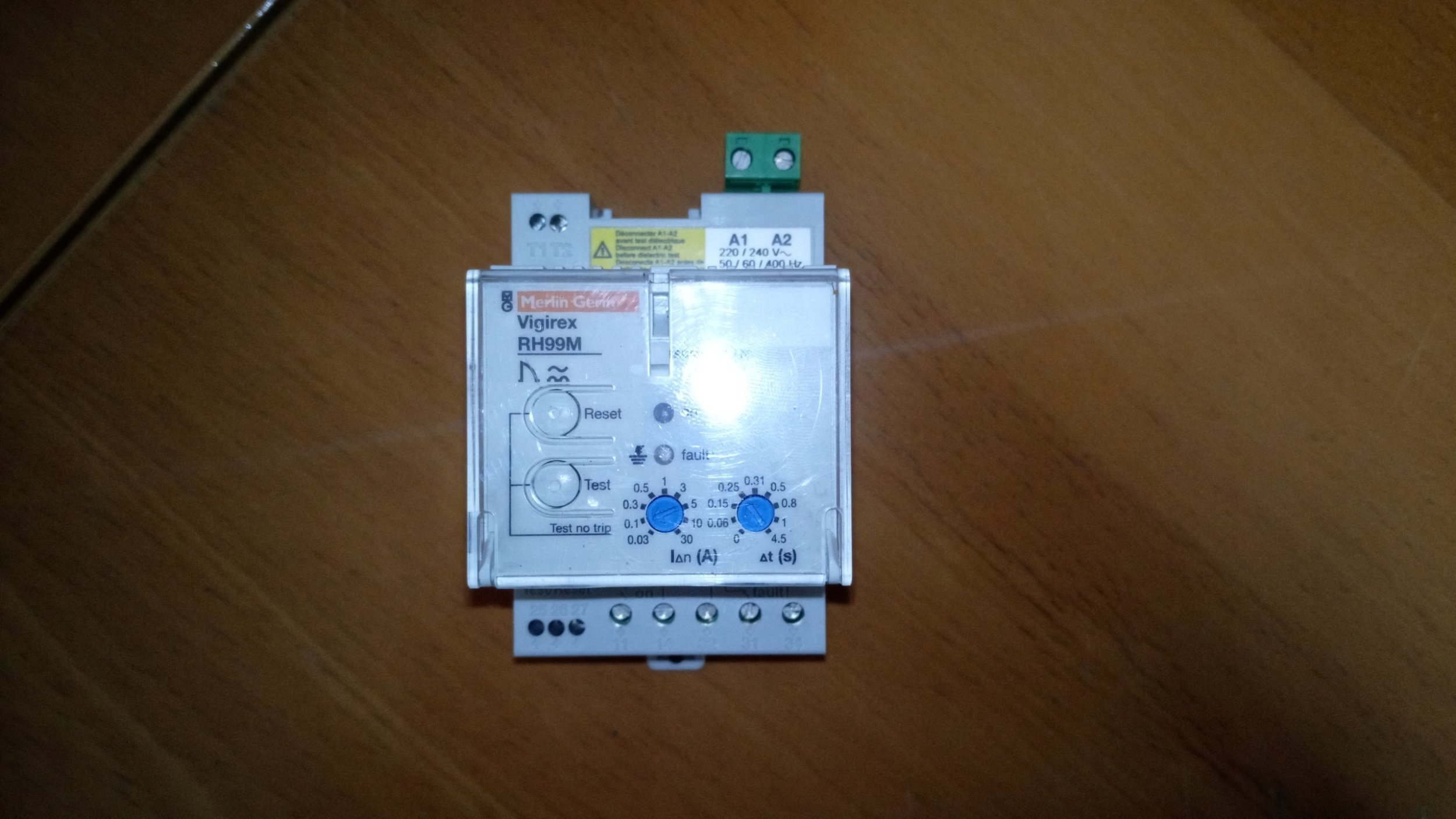 Schneider Electric Przekaźnik różnicowy z ręcznym resetowaniem 0,03...30A 0...4,5 s 240 V 56173