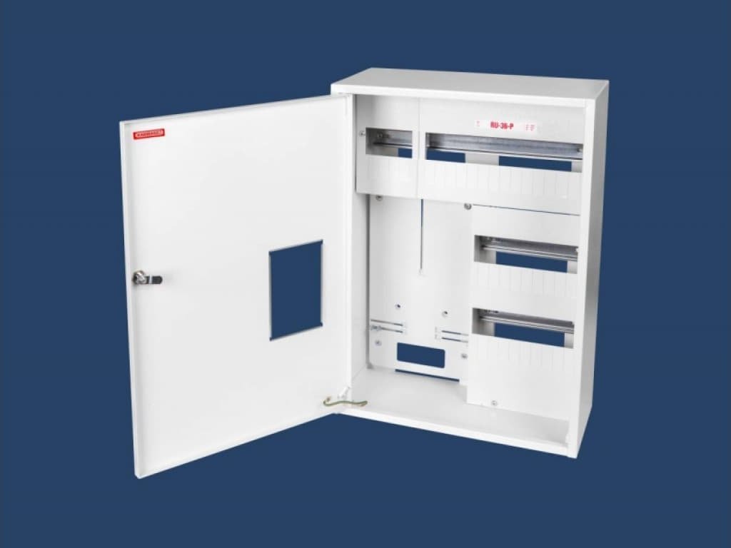 Karwasz Szafka licznikowa natynkowa/podtynkowa (uniwersalna) 1-licznikowa 3-fazowa 36 modułów plombowana IP30 115mm RU-36P Z O/E