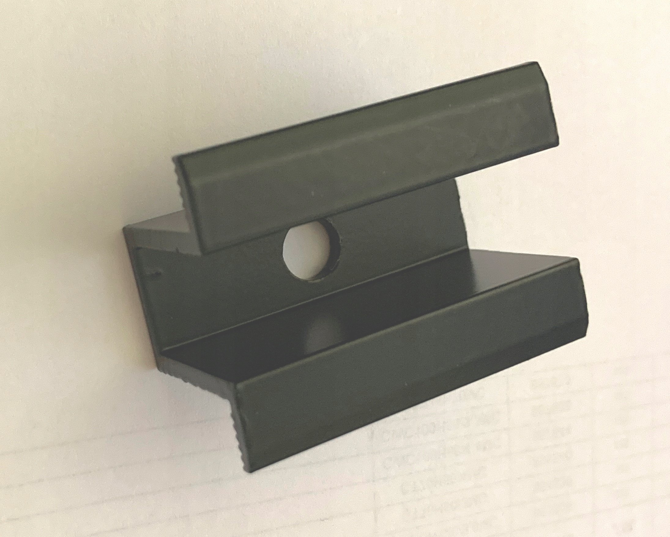 Baks Uchwyt pośredni panela PUFL czarny (RAL2/9005) 897302