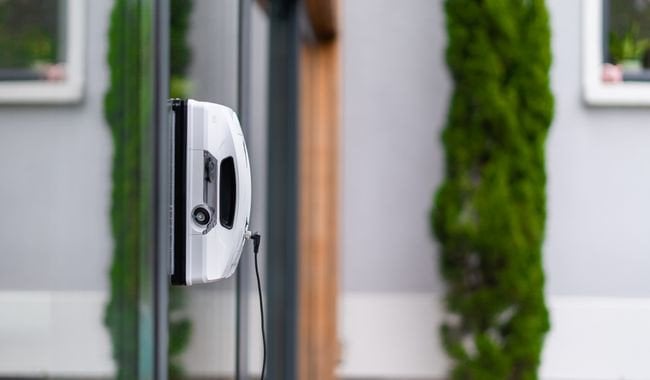 Hobot - 2S window cleaning robot - compact and lightweight