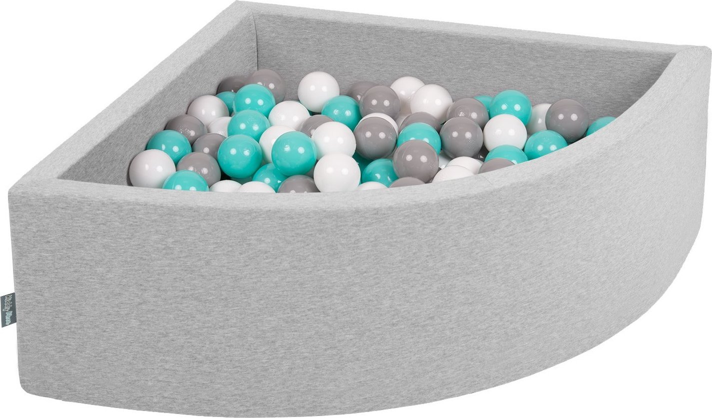 KiddyMoon KiddyMoon Suchy basen trójkątny z piłeczkami 7cm jasnoszary: biały-szary-jasny turkus 90x30cm/300piłek Zabawka basen piankowy