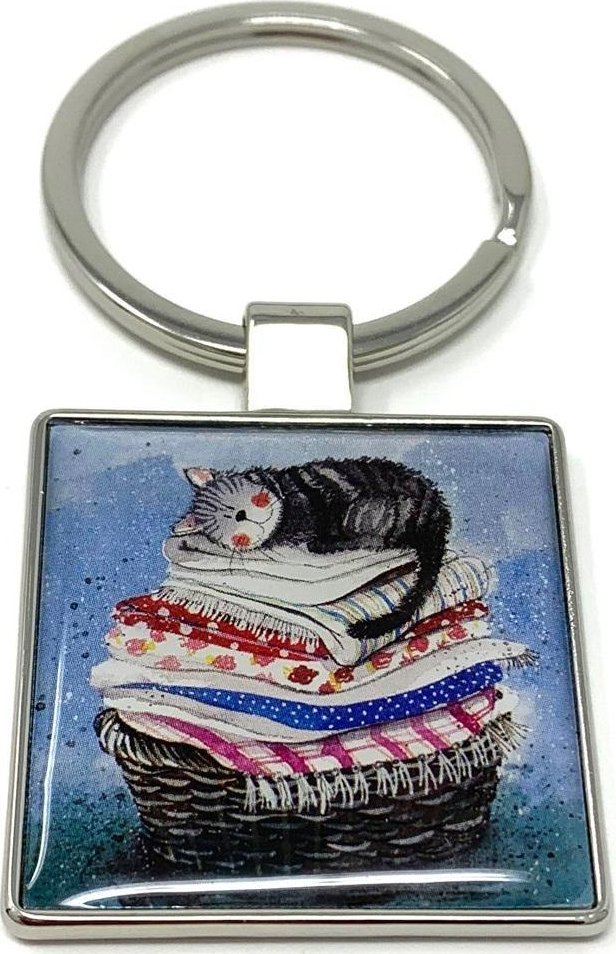 Brelok do kluczy K03 Kot na koszu z praniem