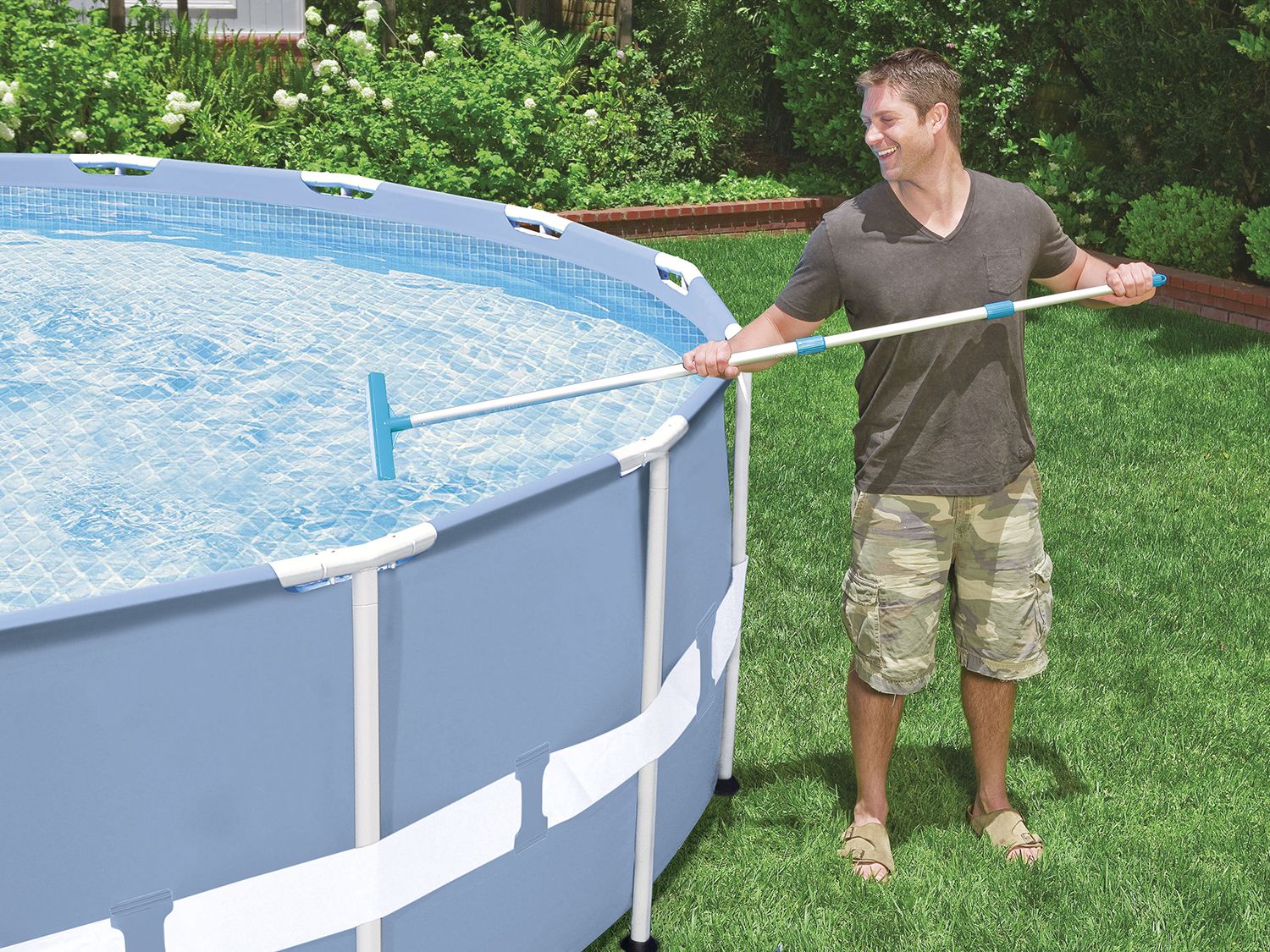 Intex Szczotka do czyszczenia dna i ścian basenu INTEX 29052