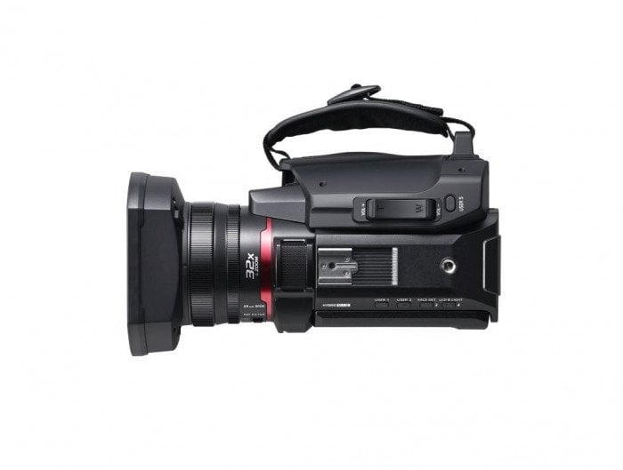 Panasonic HC-X1200 (4K/60p 10-bit, 1/2,5", 24x zoom, 25mm, OIS)