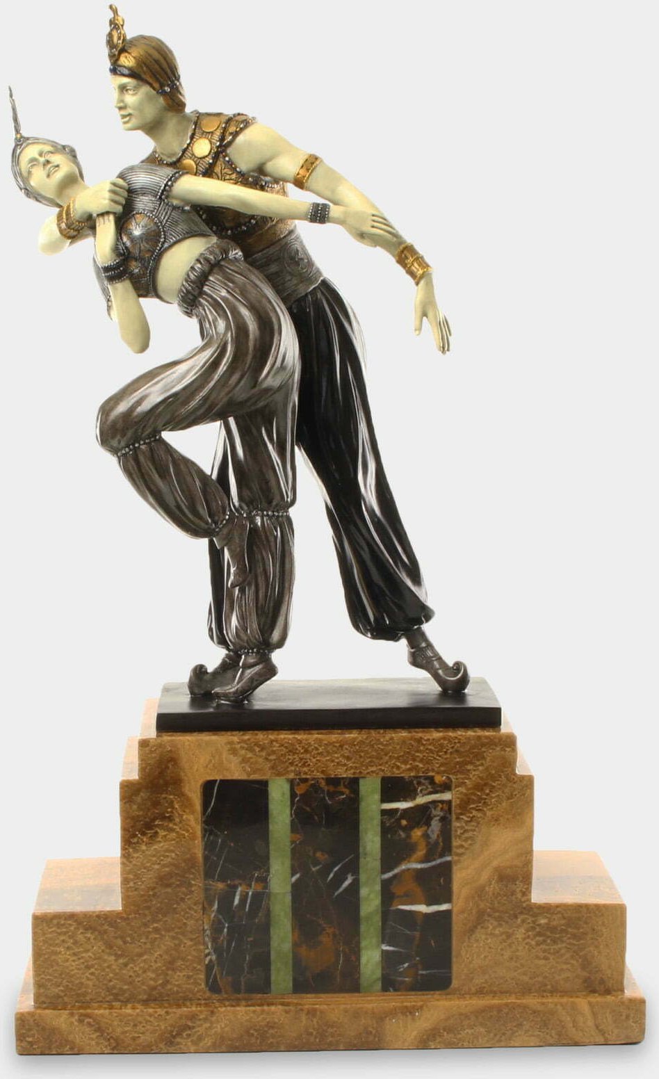 rzezbyzbrazu Tancerze w Strojach Perskich Rzeźba z Brązu