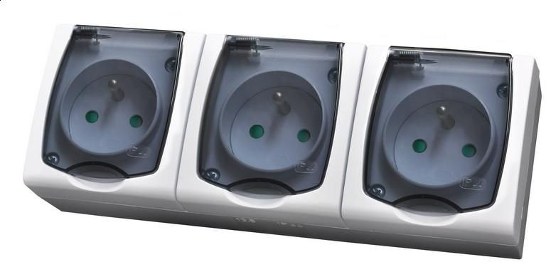 Ospel MADERA Gniazdo hermetyczne potrójne z/u IP44 z przesłonami klapka przezroczysta białe (GNH-3NZPd)