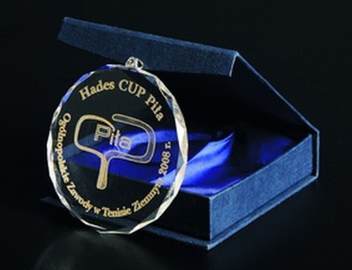 Tryumf Medal Szklany Grawerowany Z Etui