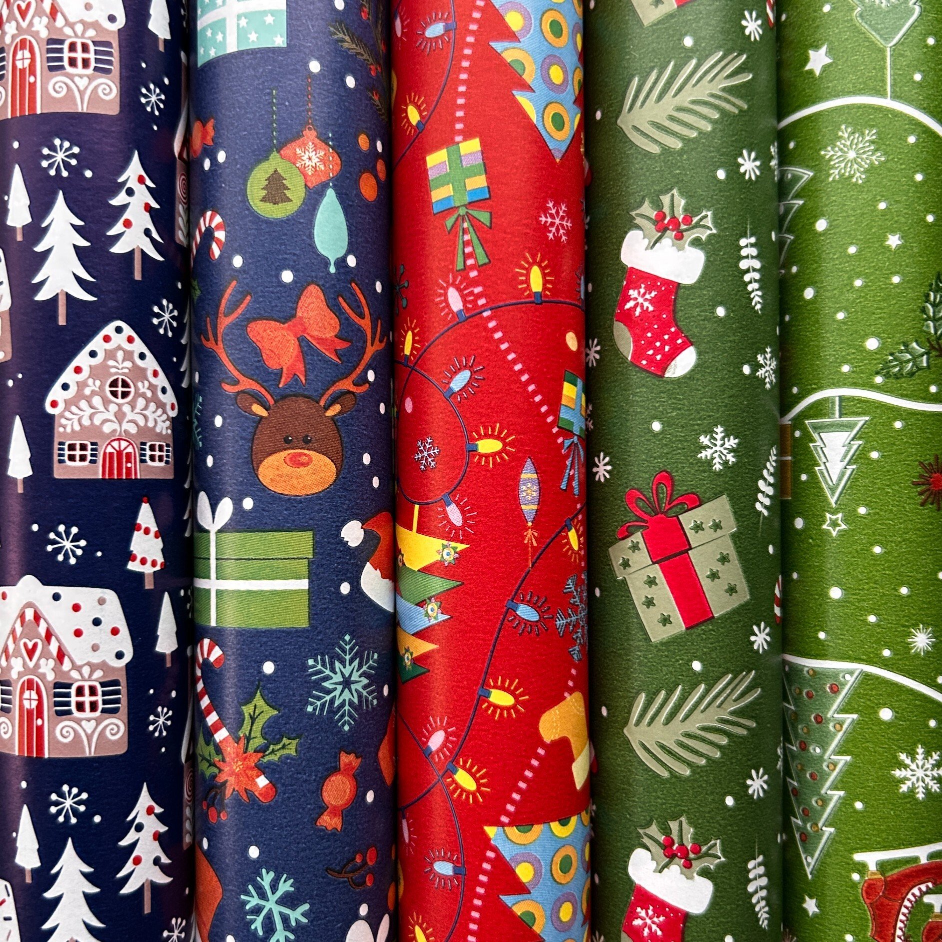 Fastima Zestaw papierów do pakowania zielony renifer na święta 70cmx2m 5szt ZST91